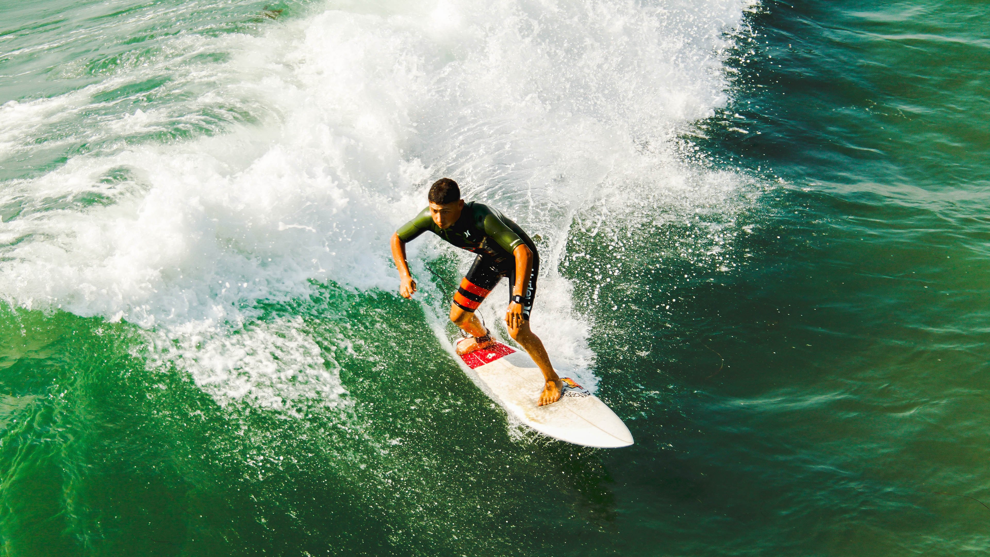 世界杯“欢乐更衣室” 冠军队狂欢画面刷爆社交媒体